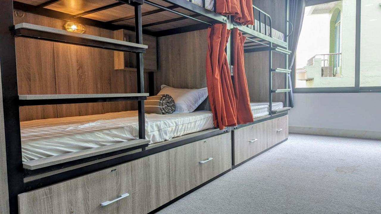 Nhà trọ Base Backpackers *