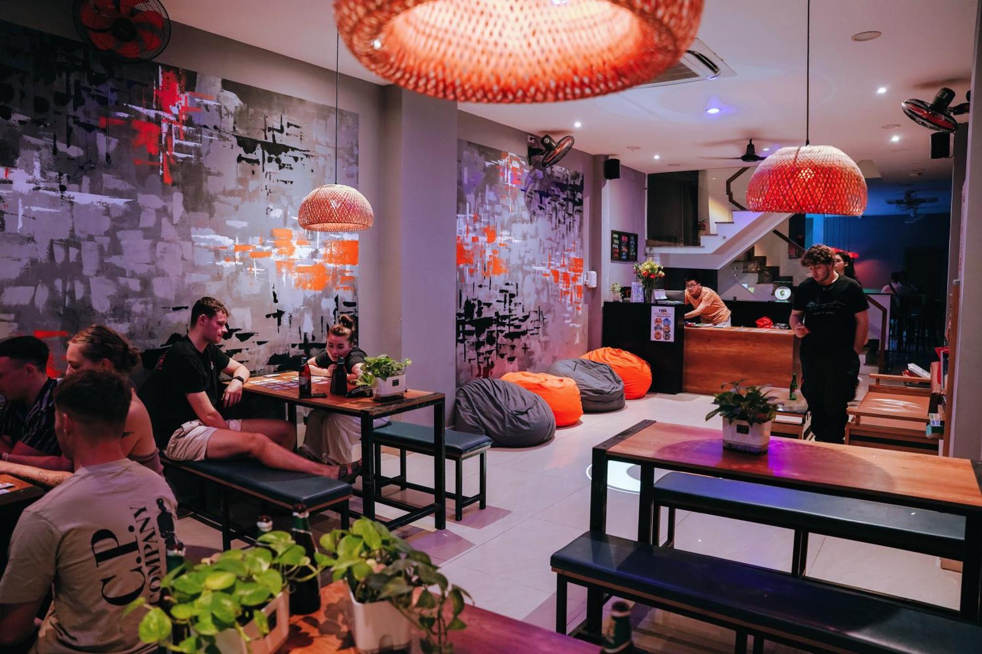 Nhà trọ Base Backpackers *